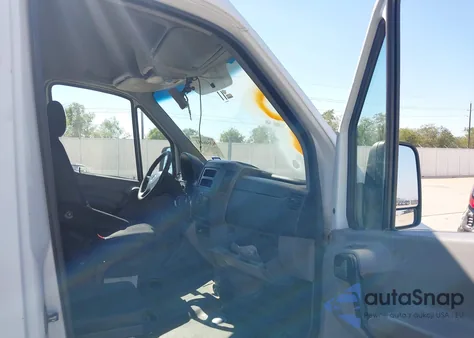 2014 Mercedes-Benz Sprinter 2500 High Roof from USA, damaged, VIN WD3PE8DEXE5820997